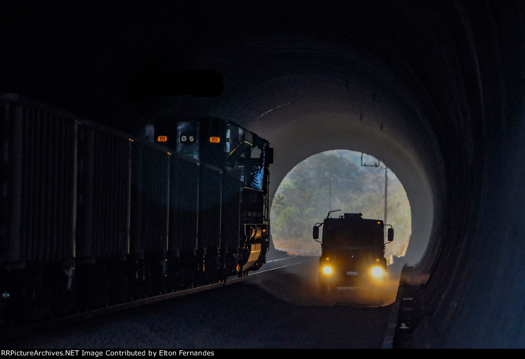 PRLX 618 Túnel 58 Ferrovia do AÇO 